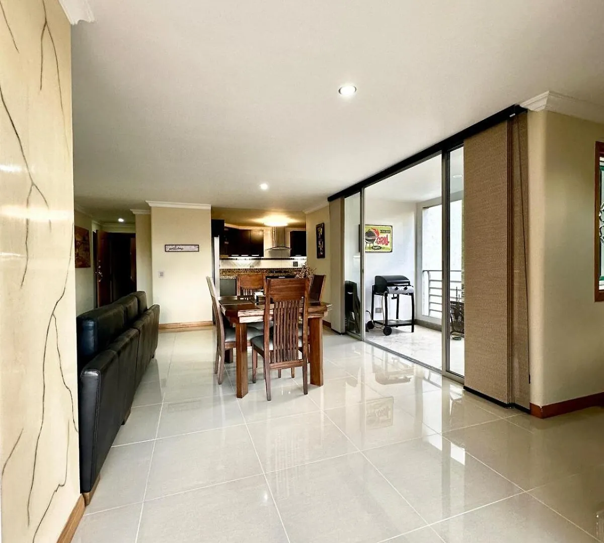 Beautiful Laureles Apartment Medellín