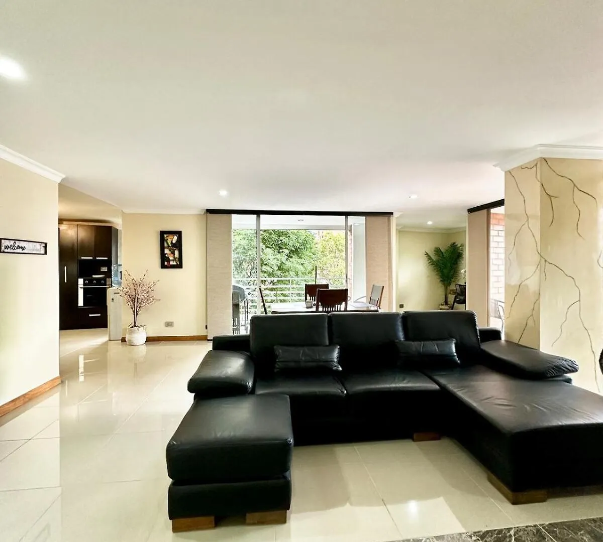 Beautiful Laureles Apartment Medellin